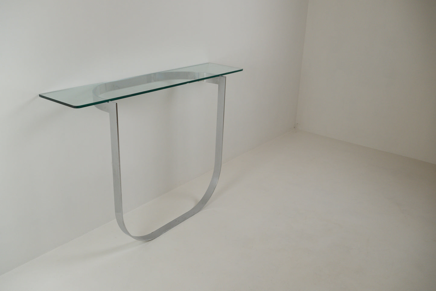 Console moderniste en métal chromé et verre des années 1970