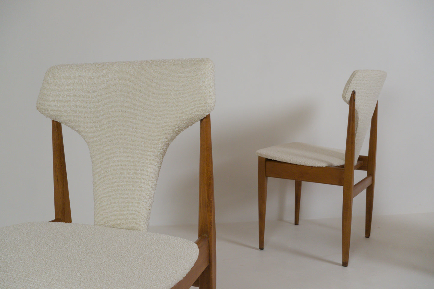 Suite de 4 chaises EON (Elliott's of Newbury). Années 1960
