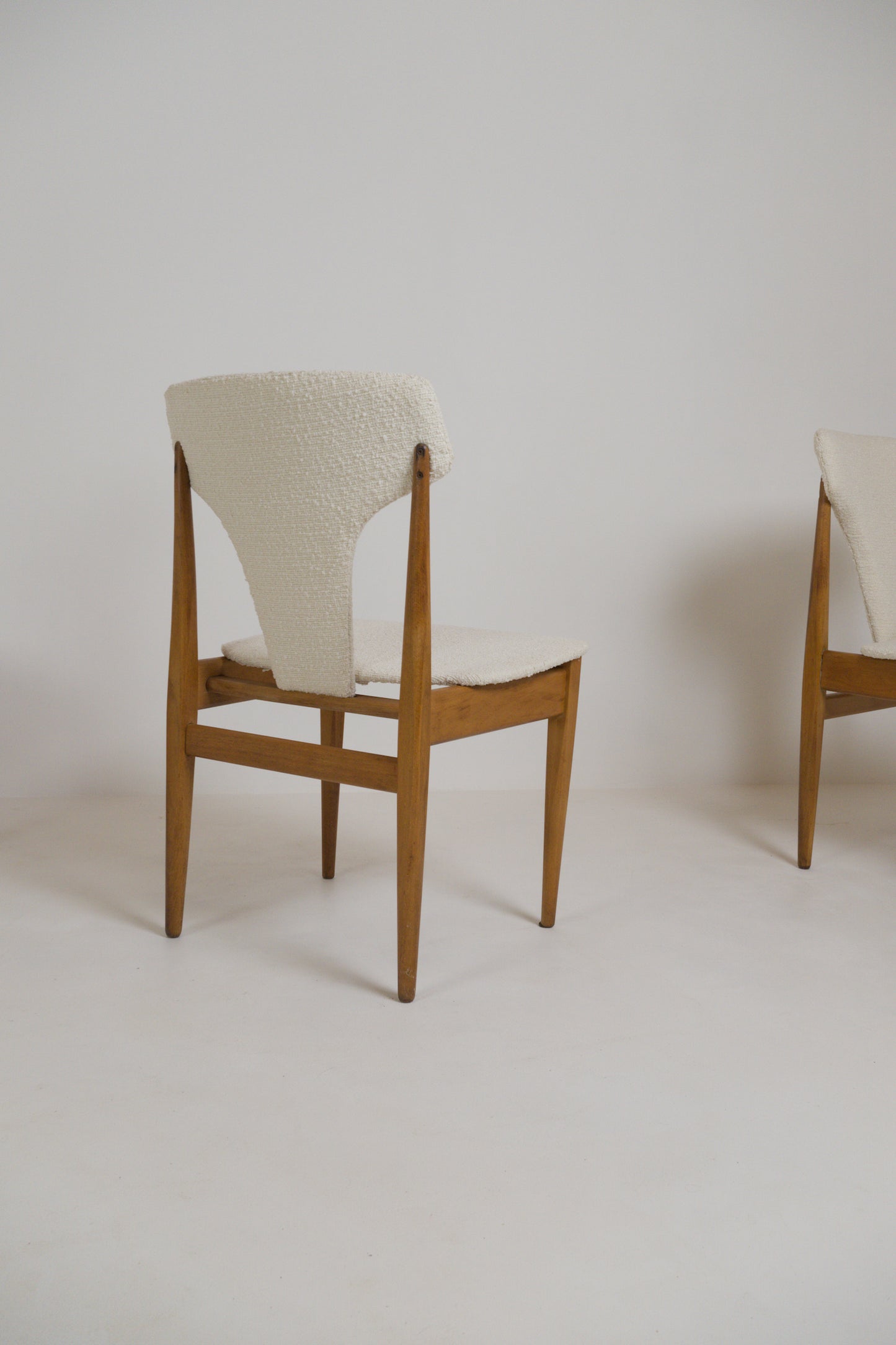 Suite de 4 chaises EON (Elliott's of Newbury). Années 1960