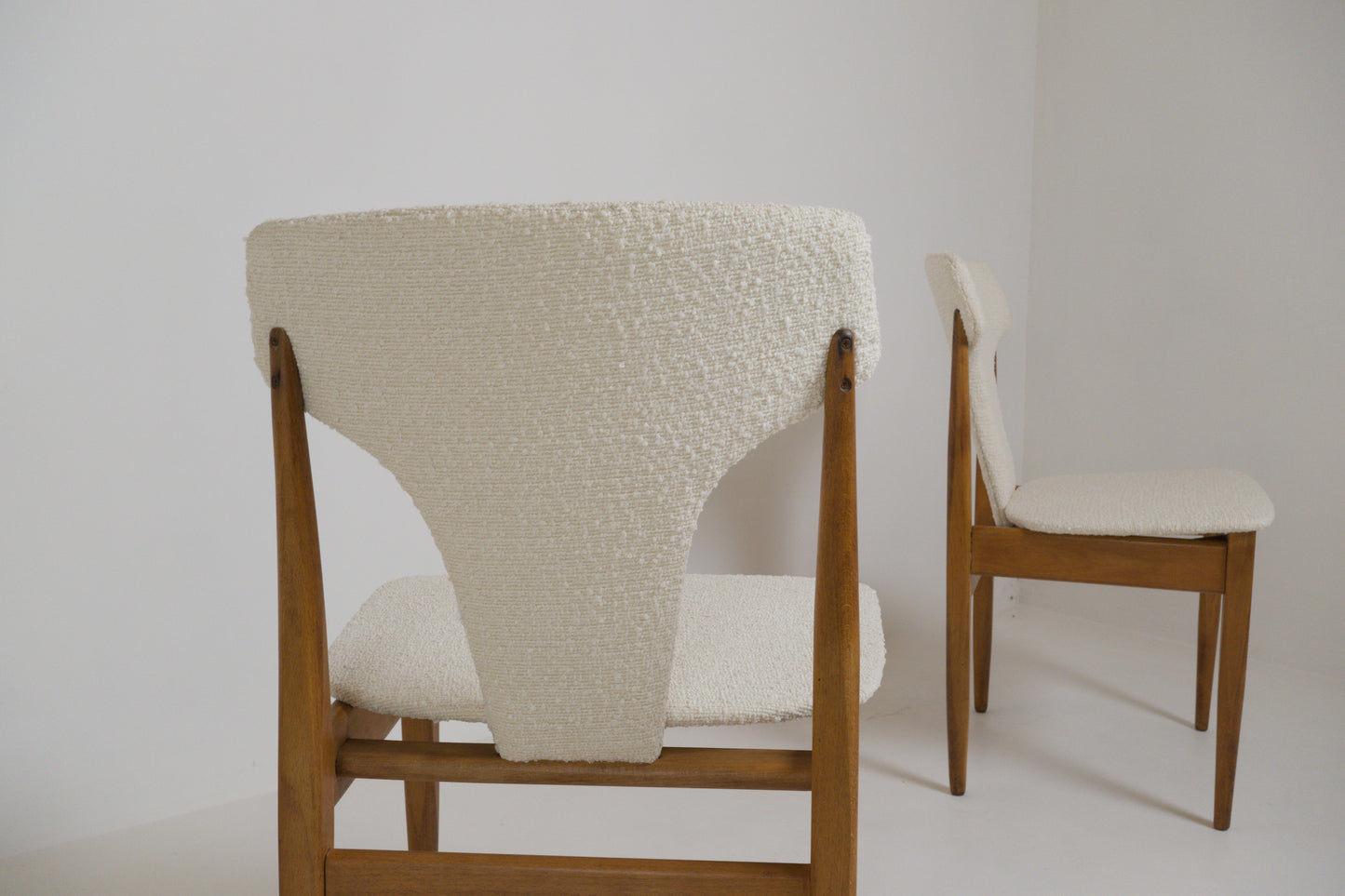 Suite de 4 chaises EON (Elliott's of Newbury). Années 1960