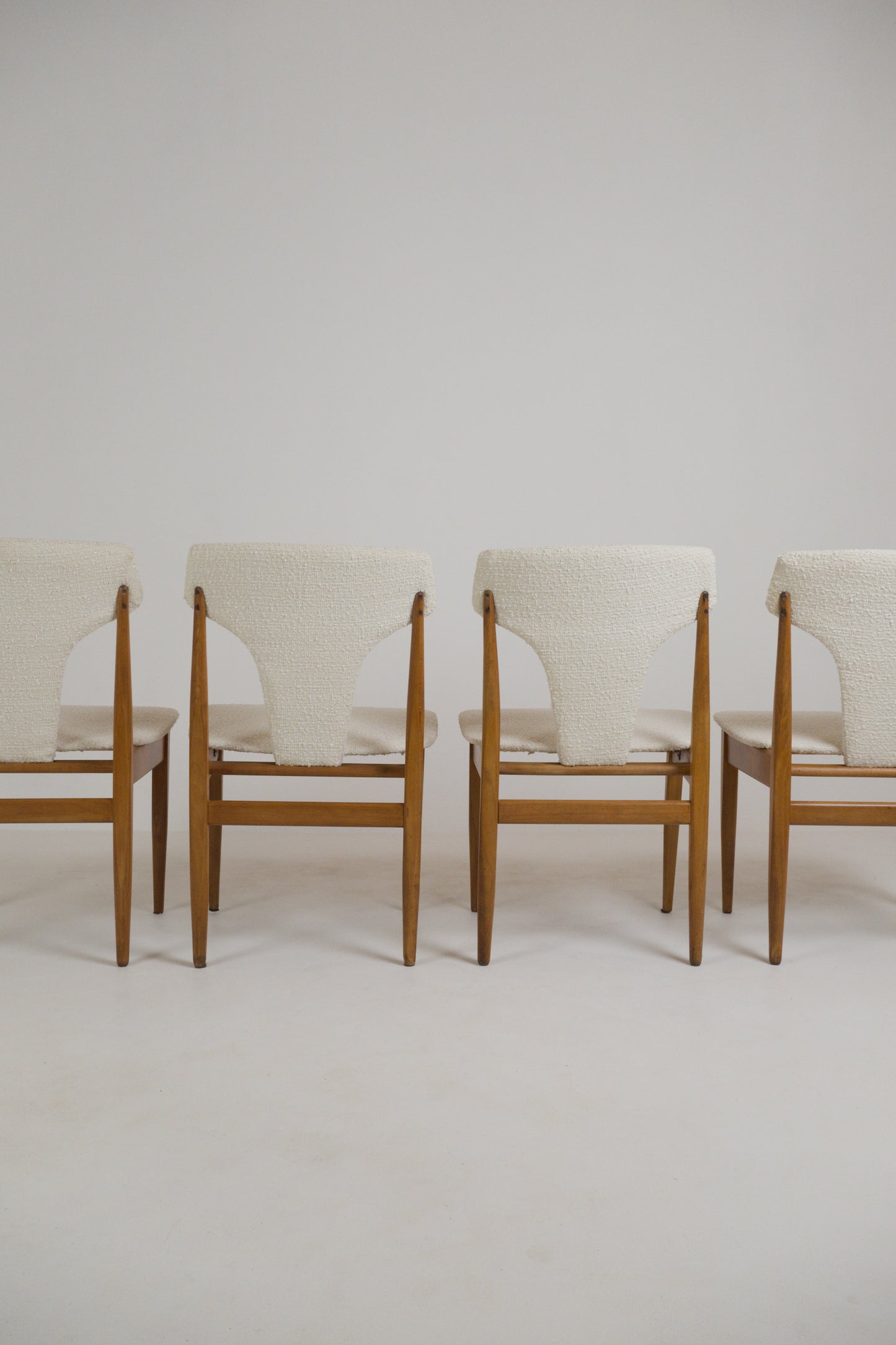 Suite de 4 chaises EON (Elliott's of Newbury). Années 1960