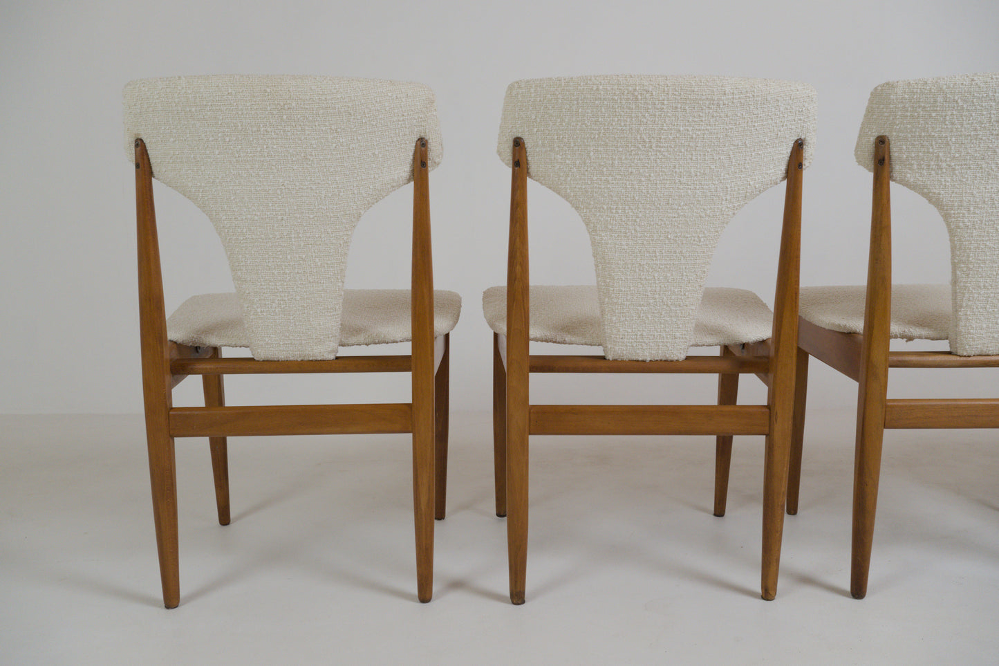 Suite de 4 chaises EON (Elliott's of Newbury). Années 1960