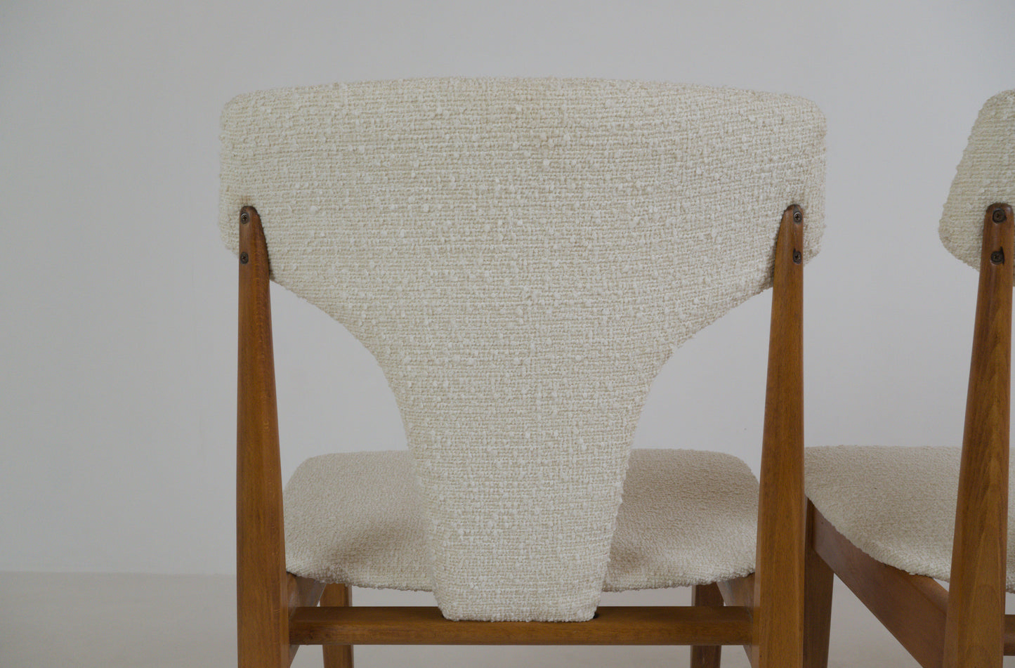 Suite de 4 chaises EON (Elliott's of Newbury). Années 1960