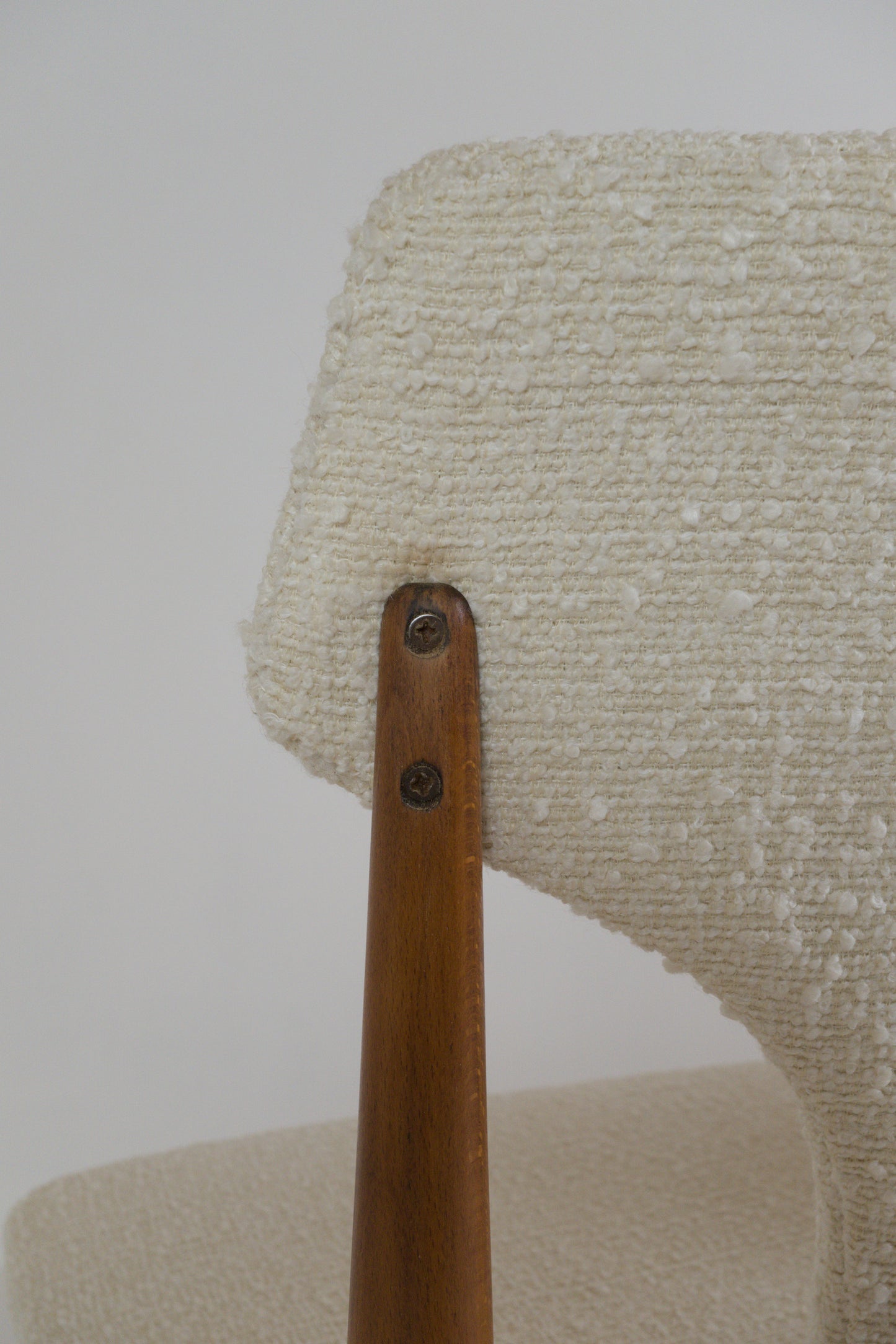 Suite de 4 chaises EON (Elliott's of Newbury). Années 1960
