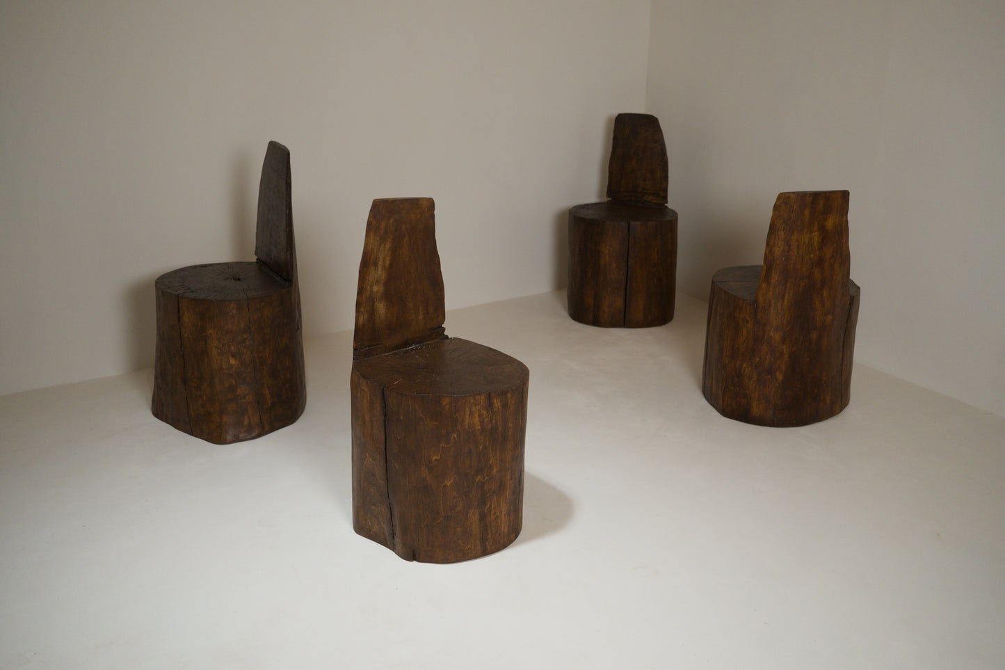 4 fauteuils monoxyles brutalistes en bois massif, années 1970