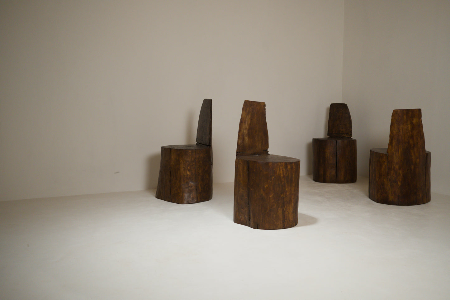 4 fauteuils monoxyles brutalistes en bois massif, années 1970