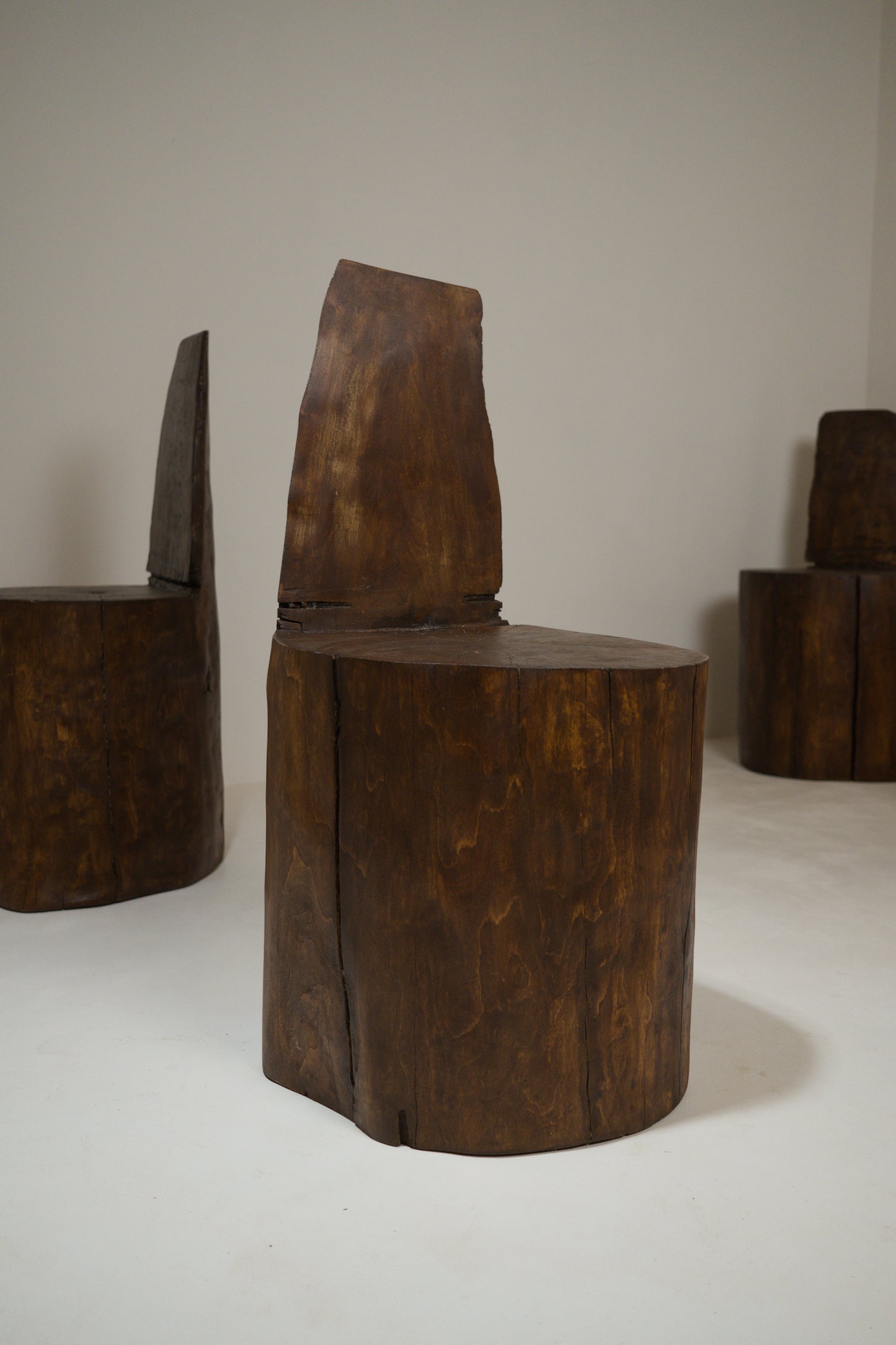 4 fauteuils monoxyles brutalistes en bois massif, années 1970