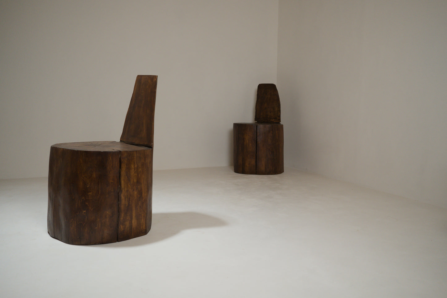 4 fauteuils monoxyles brutalistes en bois massif, années 1970
