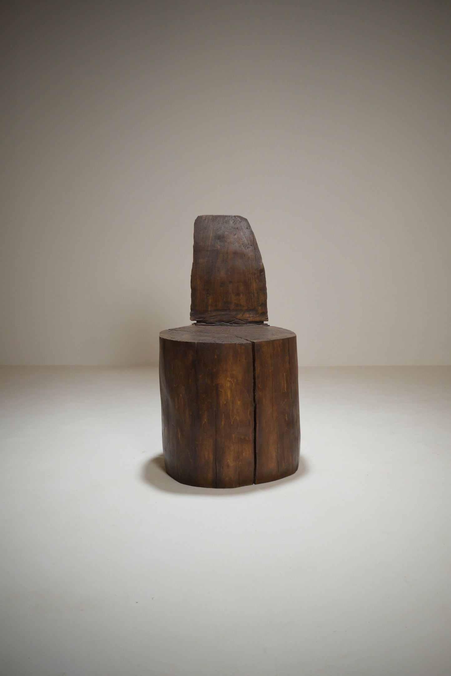 4 fauteuils monoxyles brutalistes en bois massif, années 1970