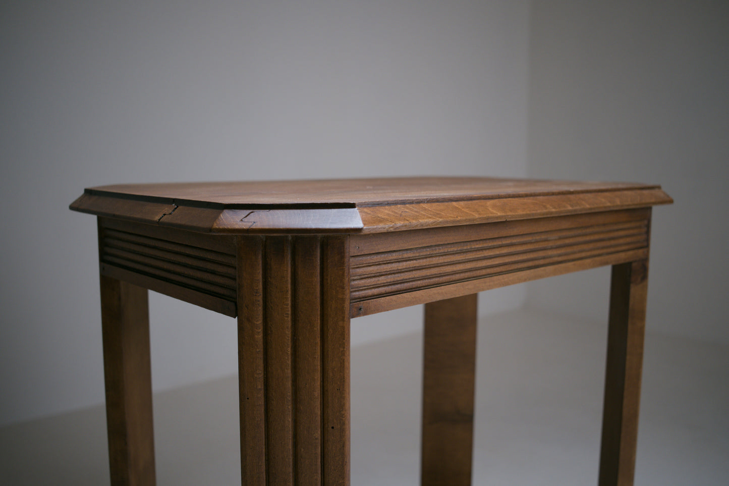Table d'appoint néoclassique