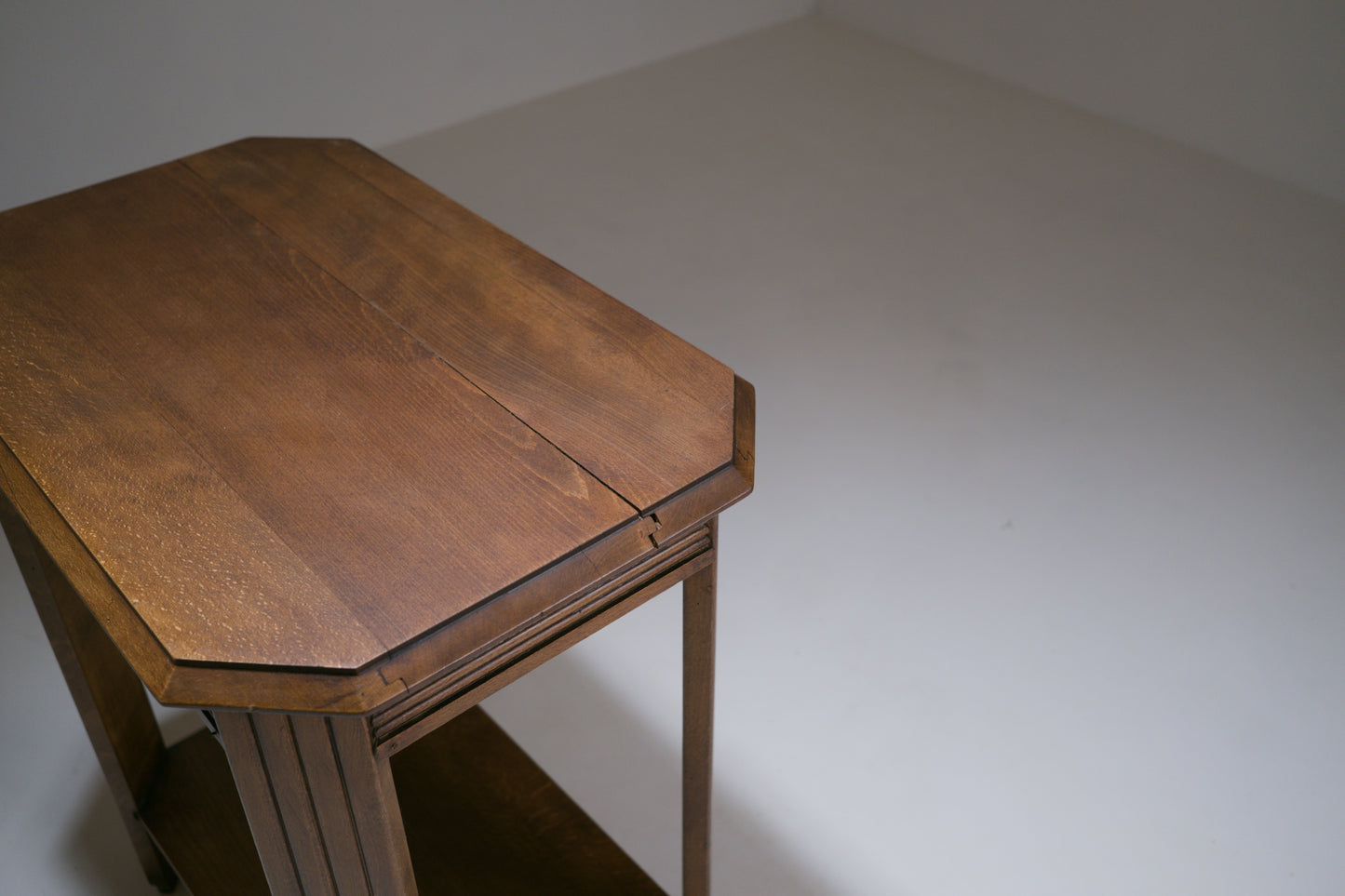 Table d'appoint néoclassique