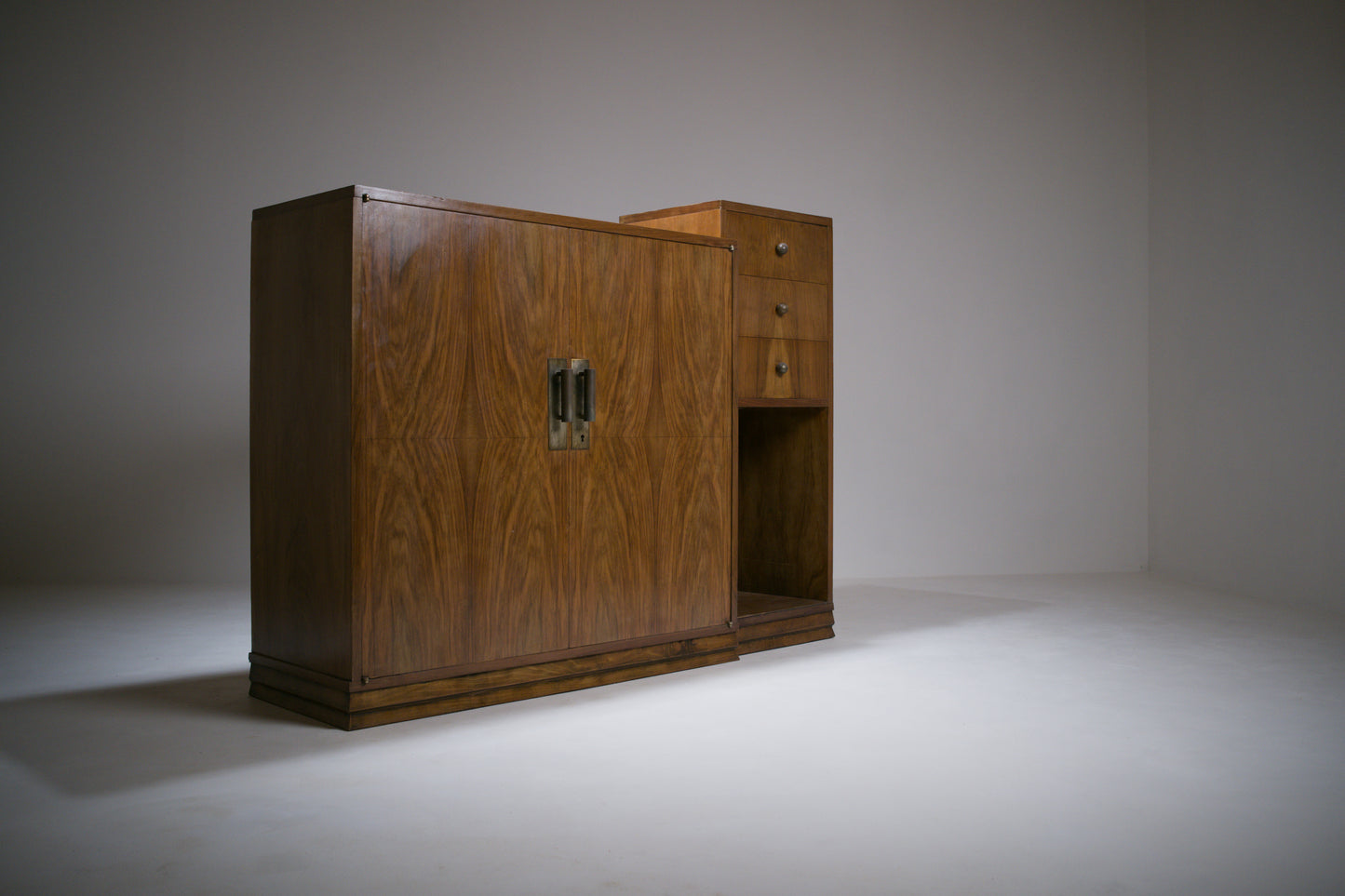 Cabinet moderniste. 1930