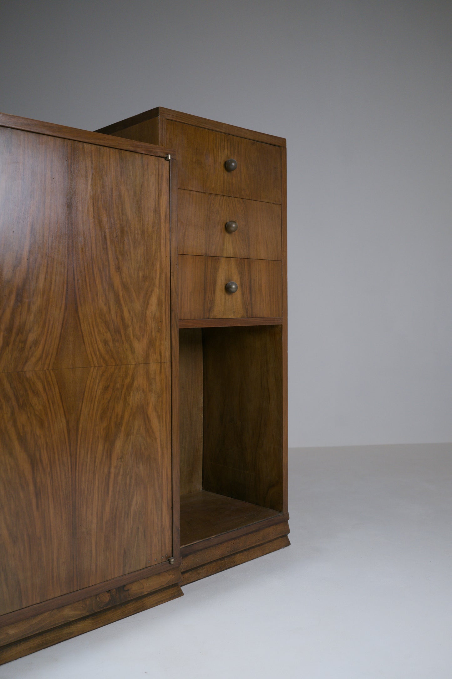Cabinet moderniste. 1930