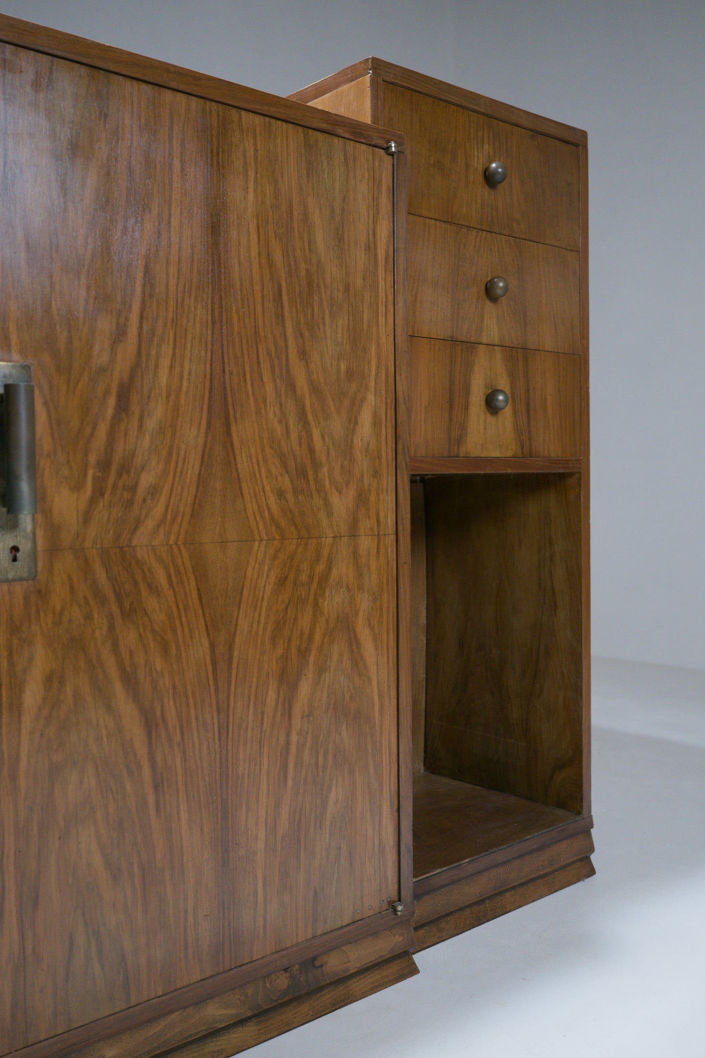 Cabinet moderniste. 1930