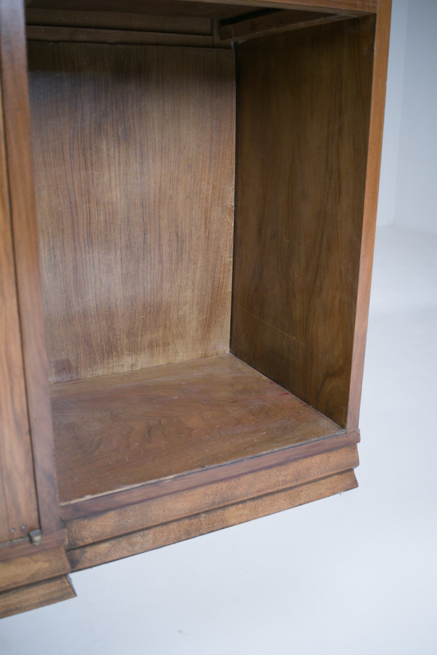 Cabinet moderniste. 1930