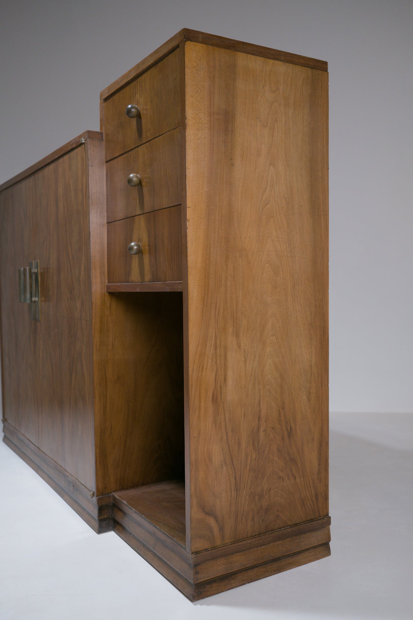 Cabinet moderniste. 1930
