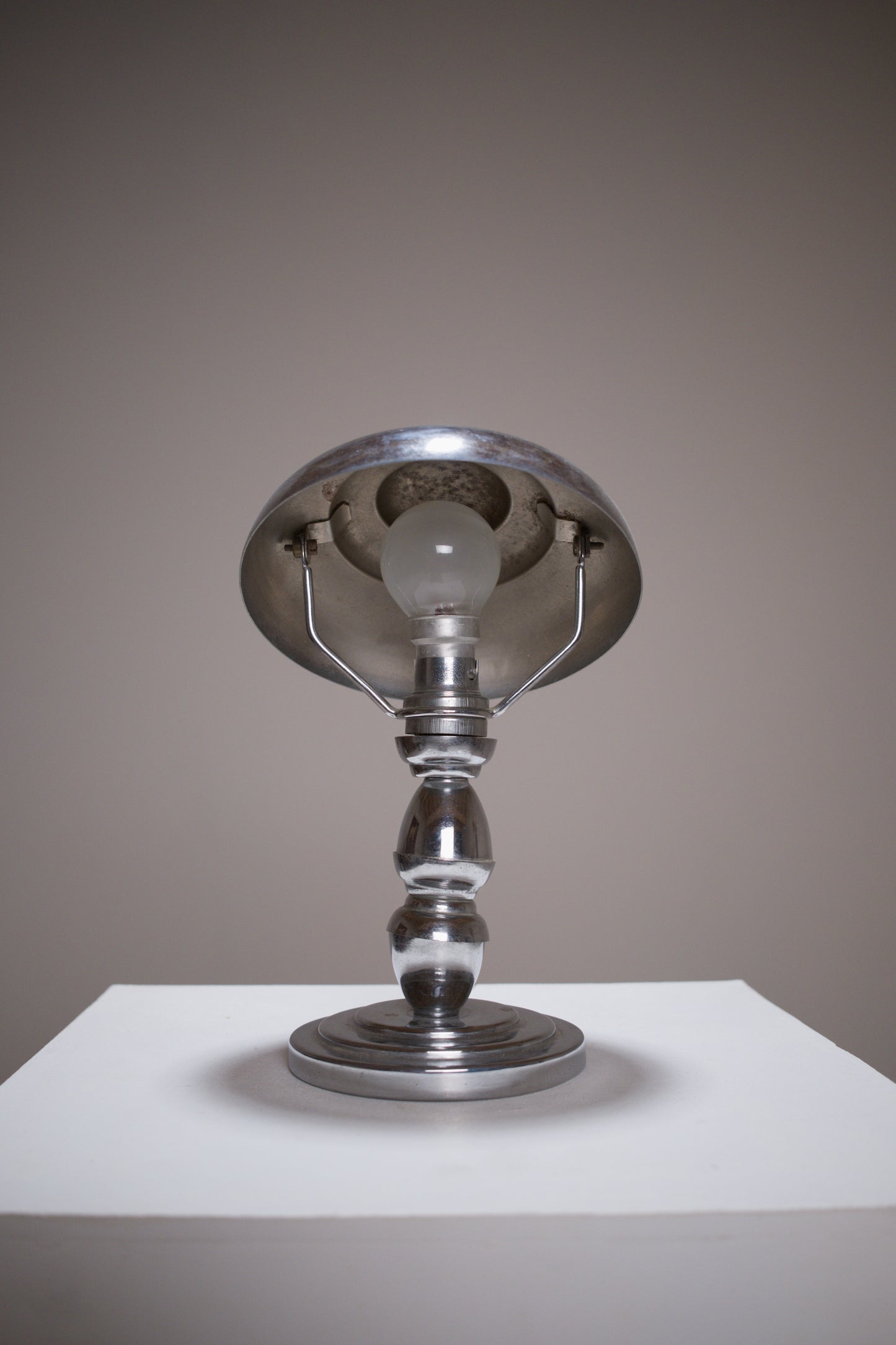 Petite lampe Streamline. France