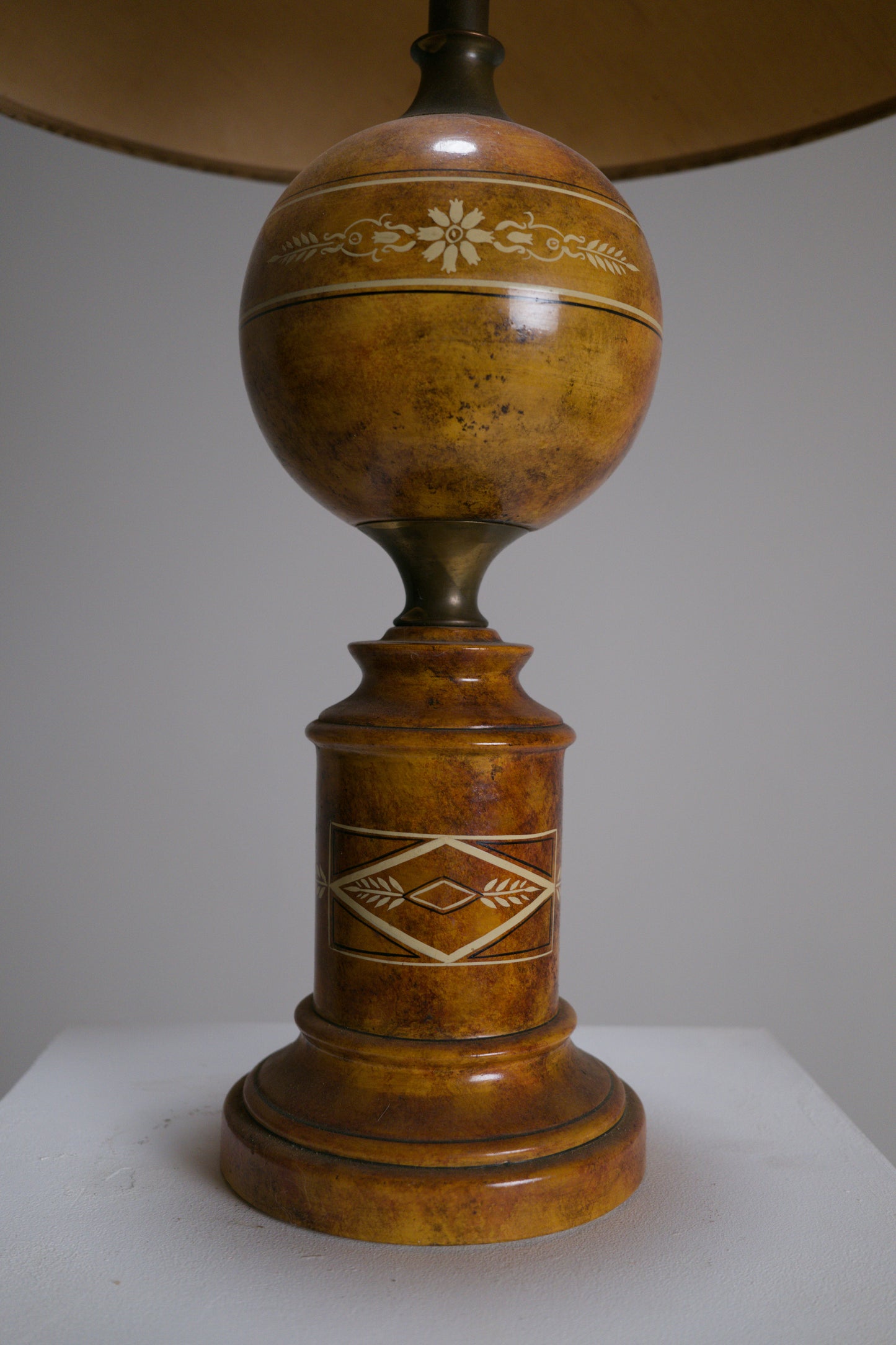 Lampe de table française, goût antique