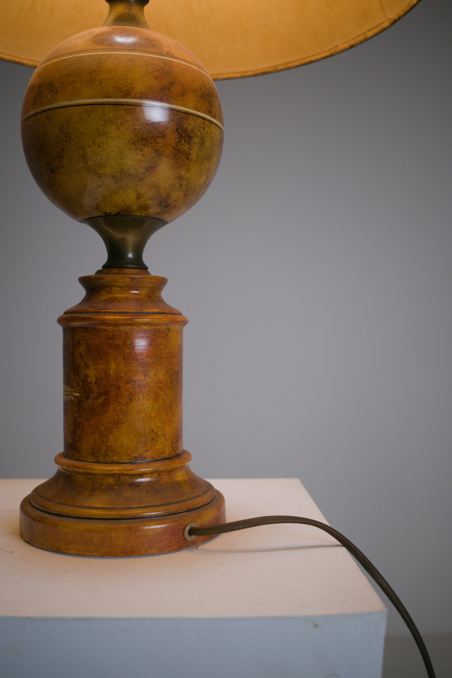 Lampe de table française, goût antique