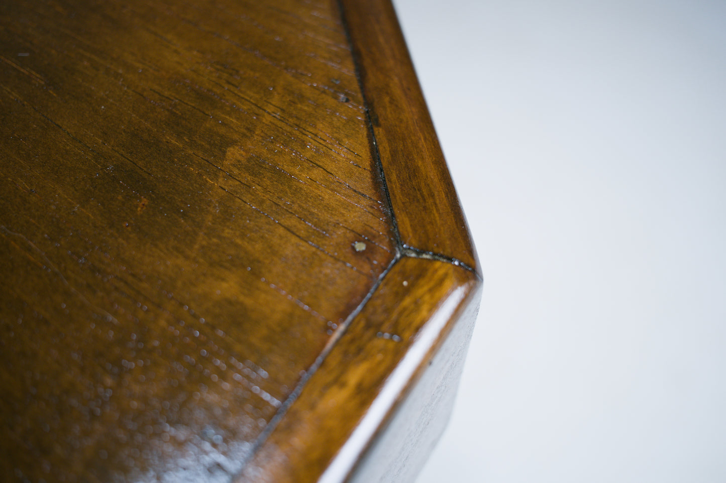 Table d’appoint dans le goût de l'Amsterdam School. 1920’s
