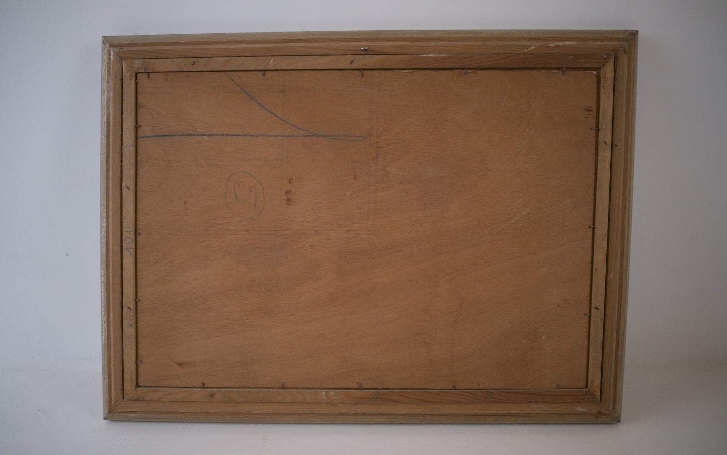 Panneau de bois gravé et peint signé P. Hervieu. C1940