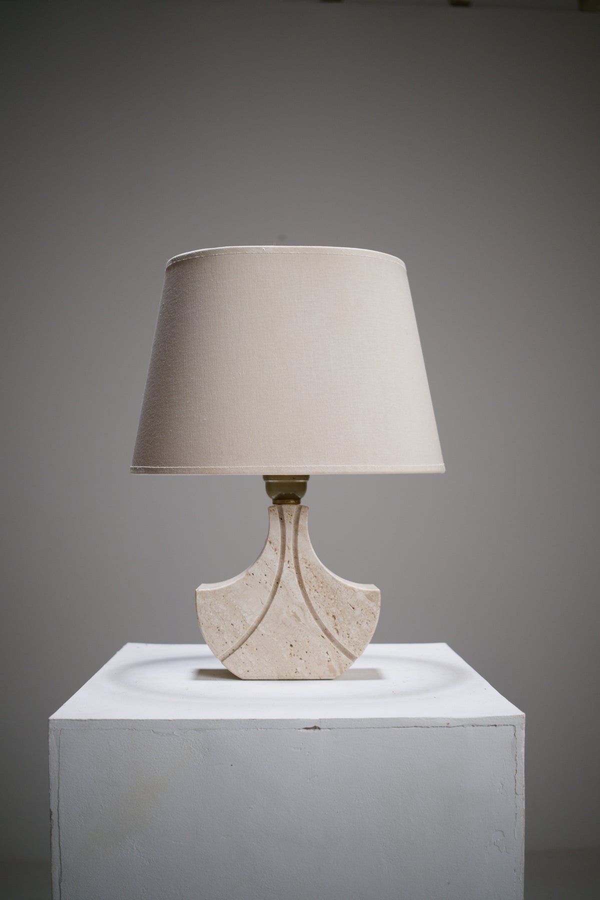 Lampe en travertin attribuée à Fratelli Mannelli