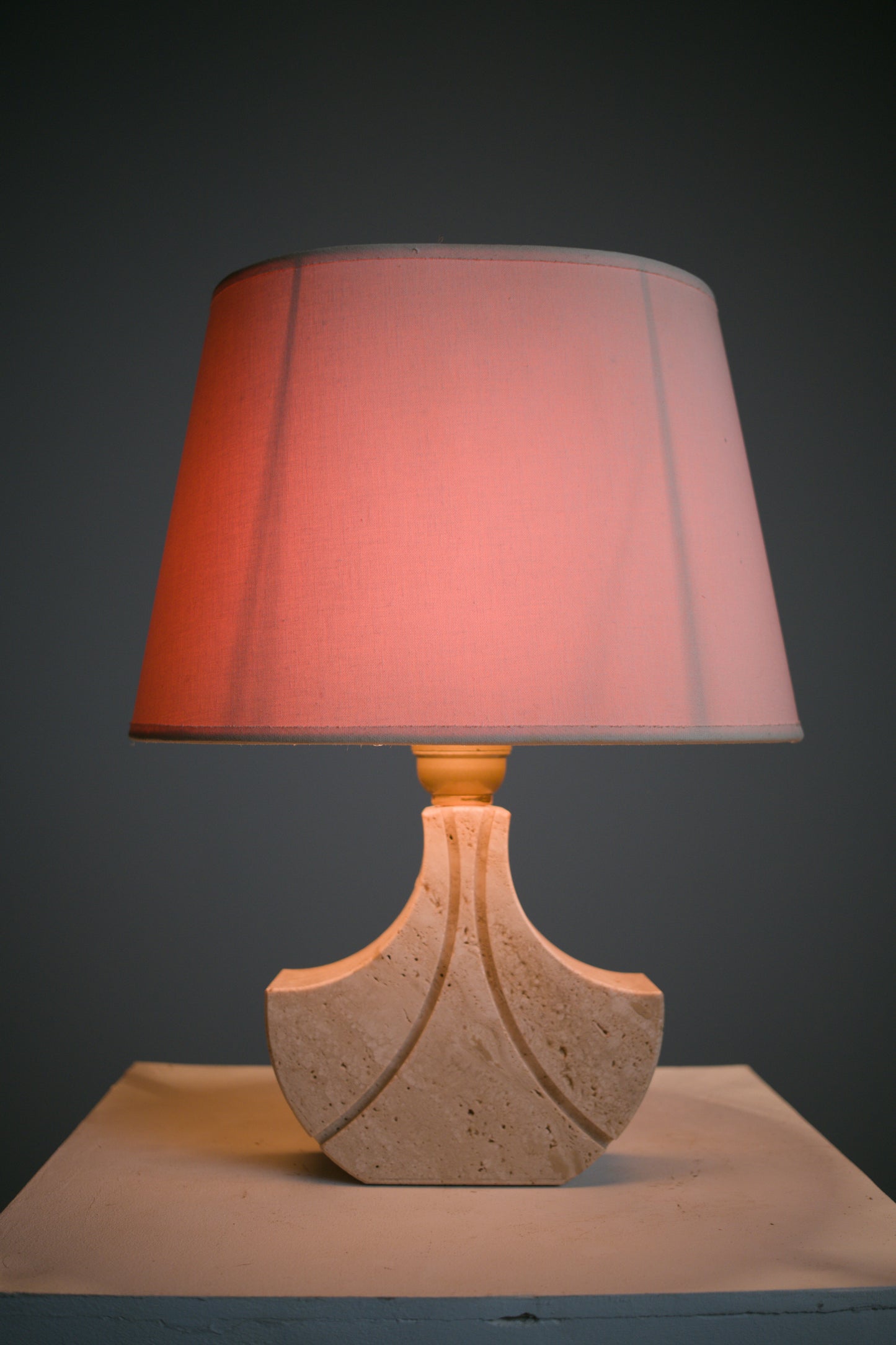 Lampe en travertin attribuée à Fratelli Mannelli