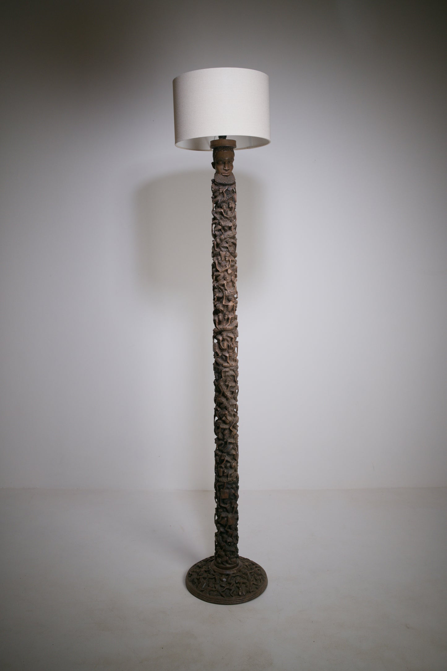 Makonde floor lamp in carved wood. C1950