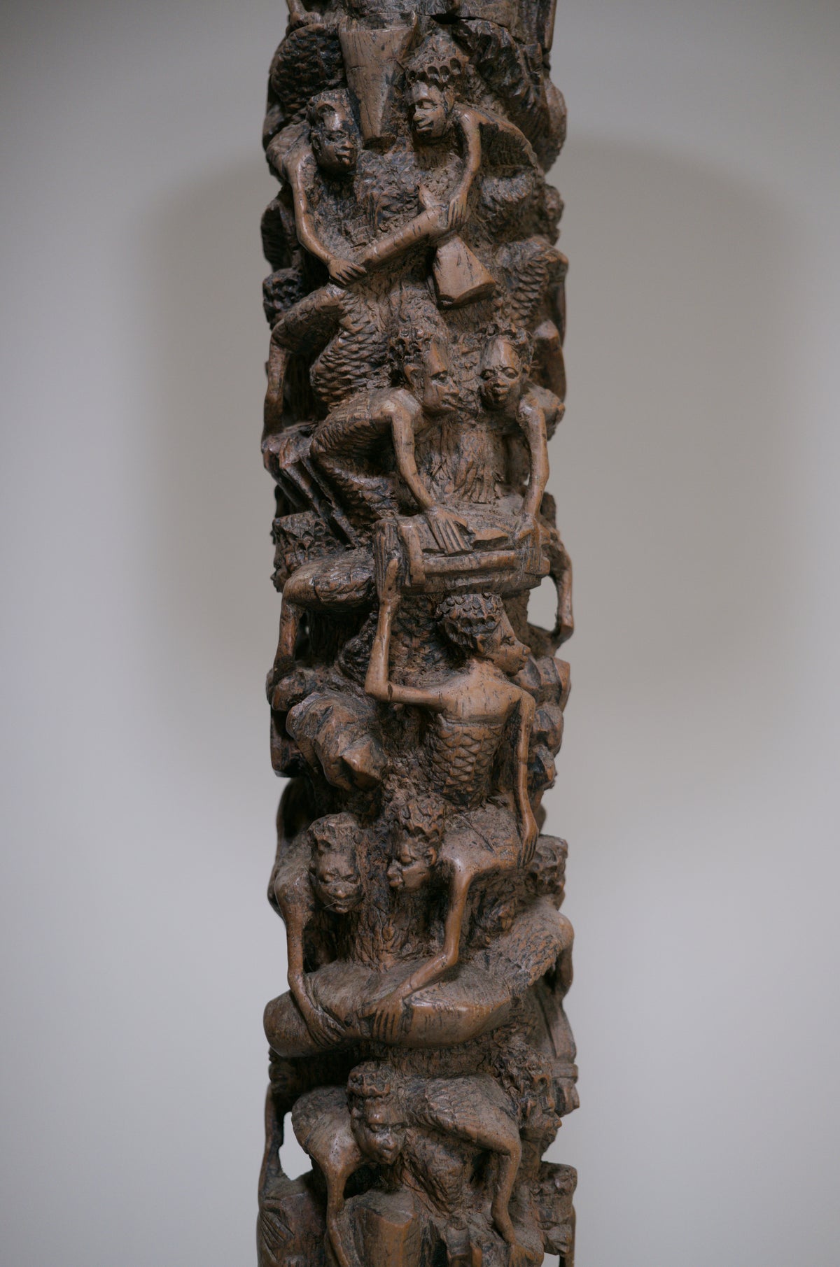Makonde floor lamp in carved wood. C1950