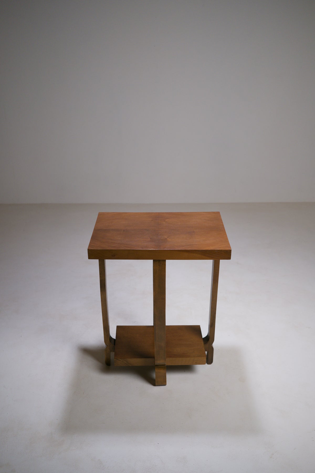 Table d'appoint moderniste Art déco. Vers 1930