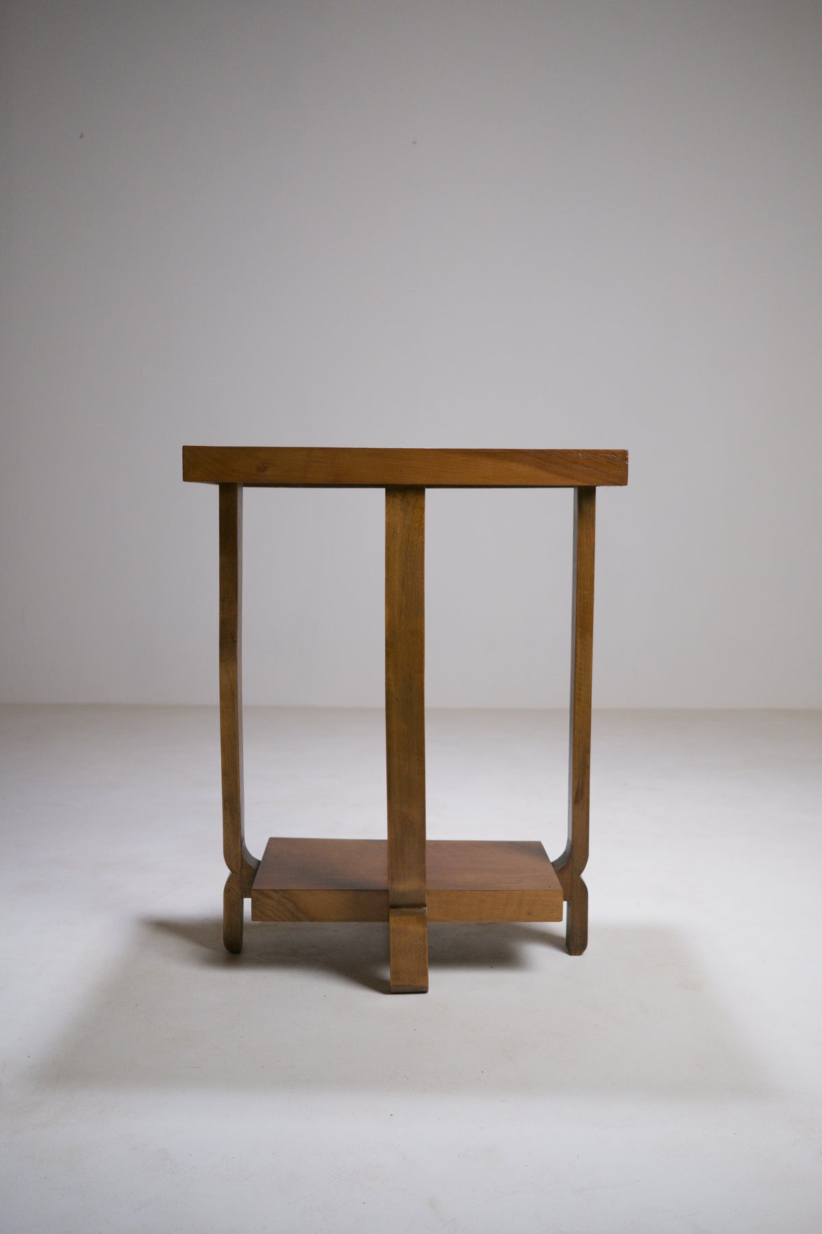 Table d'appoint moderniste Art déco. Vers 1930