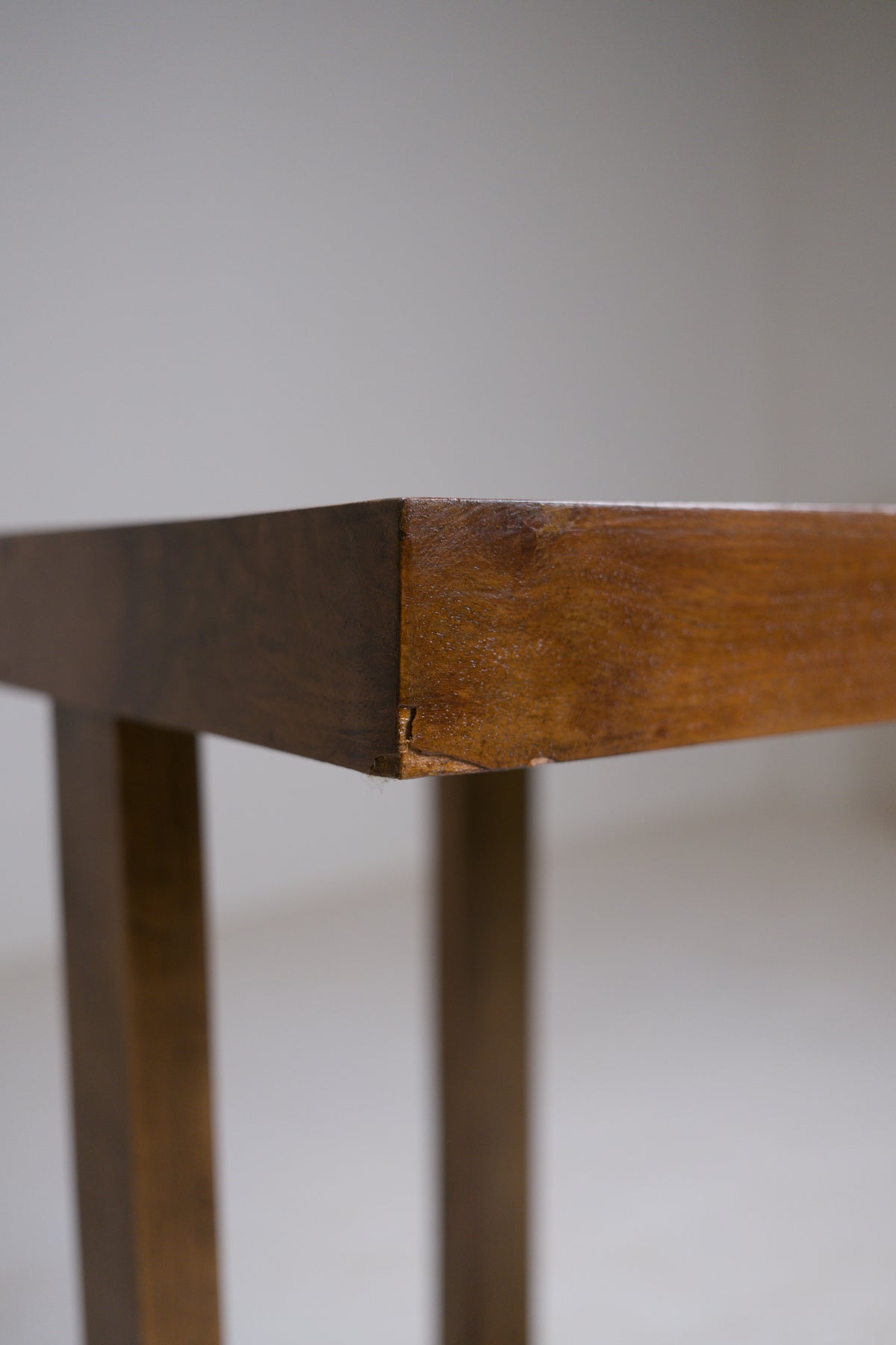Table d'appoint moderniste Art déco. Vers 1930