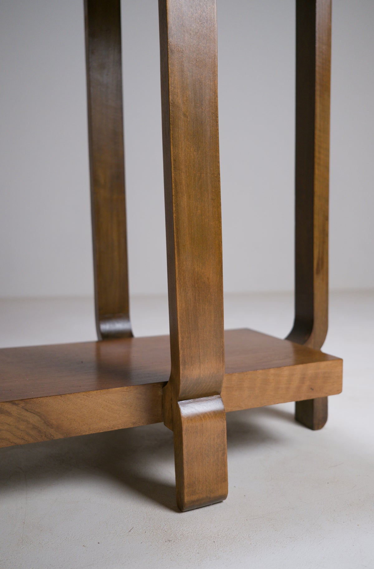 Table d'appoint moderniste Art déco. Vers 1930