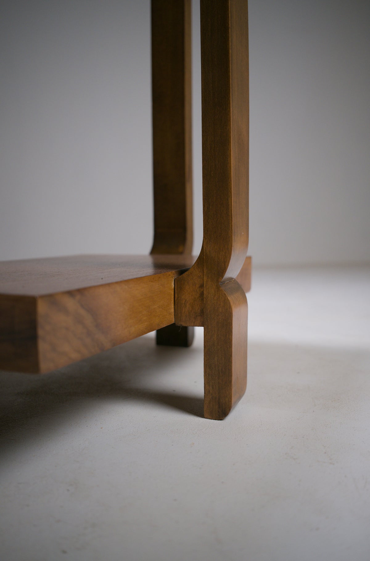 Table d'appoint moderniste Art déco. Vers 1930