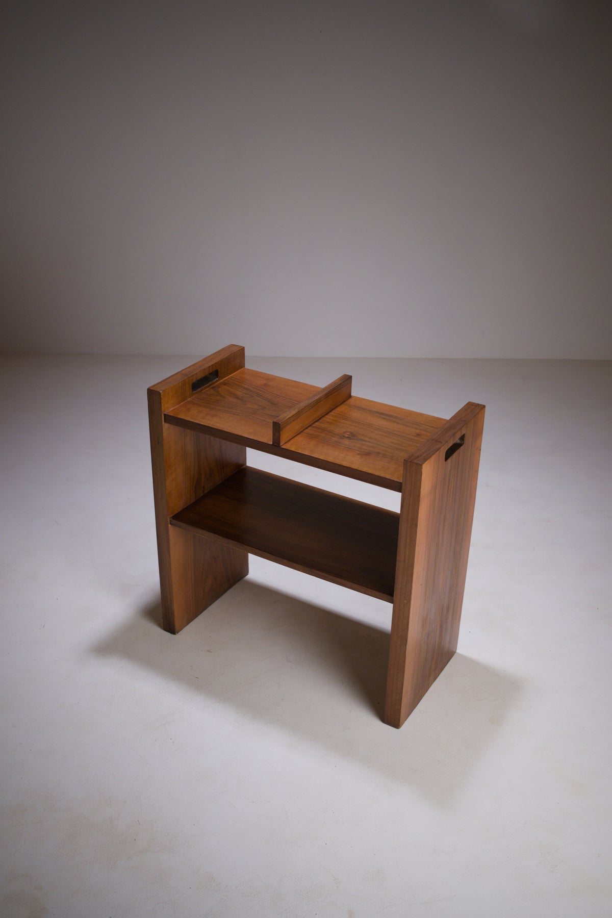 Rationalist veneered wood étagère, circa 1930