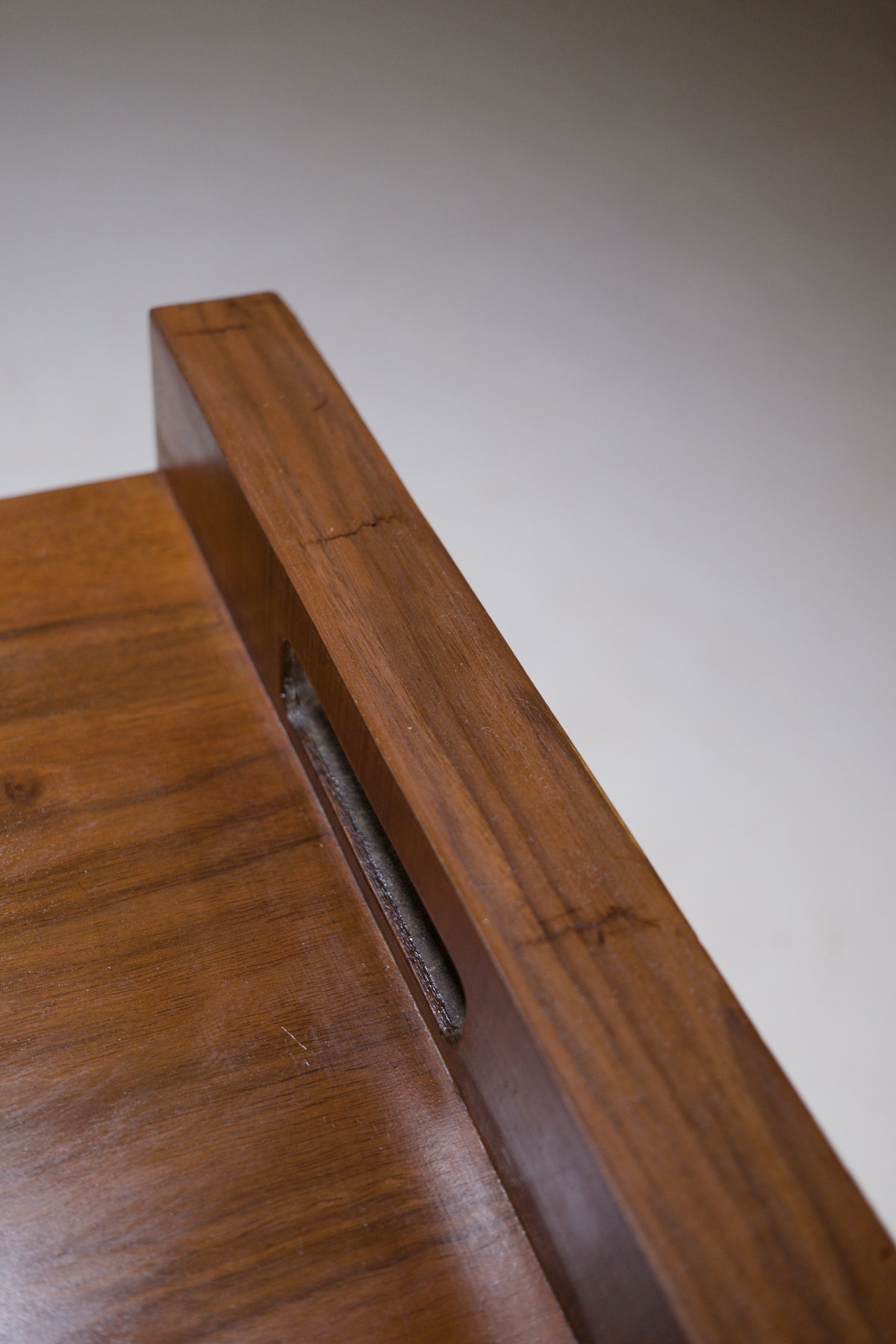 Rationalist veneered wood étagère, circa 1930