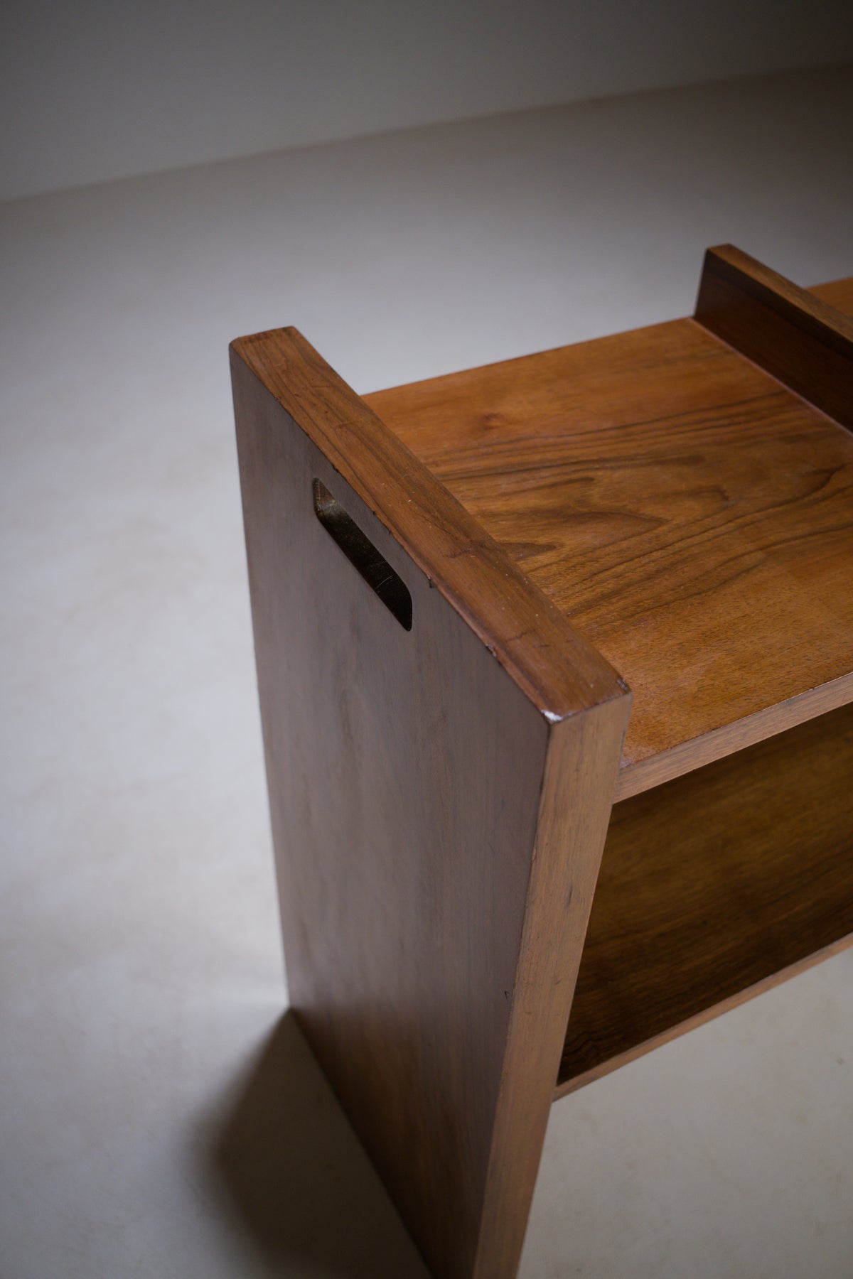 Rationalist veneered wood étagère, circa 1930