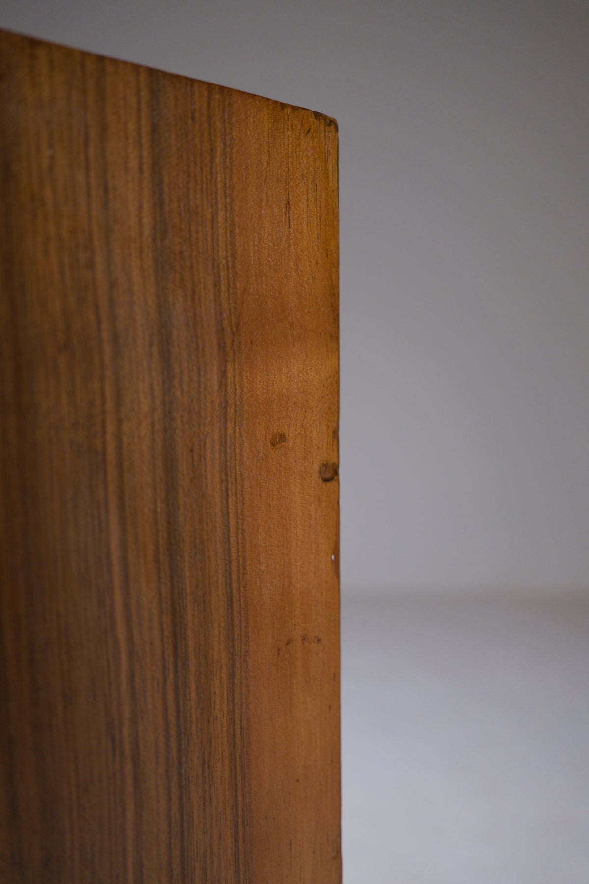Rationalist veneered wood étagère, circa 1930
