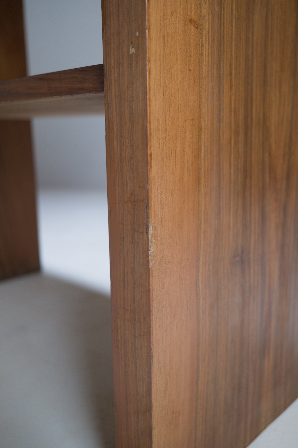 Rationalist veneered wood étagère, circa 1930