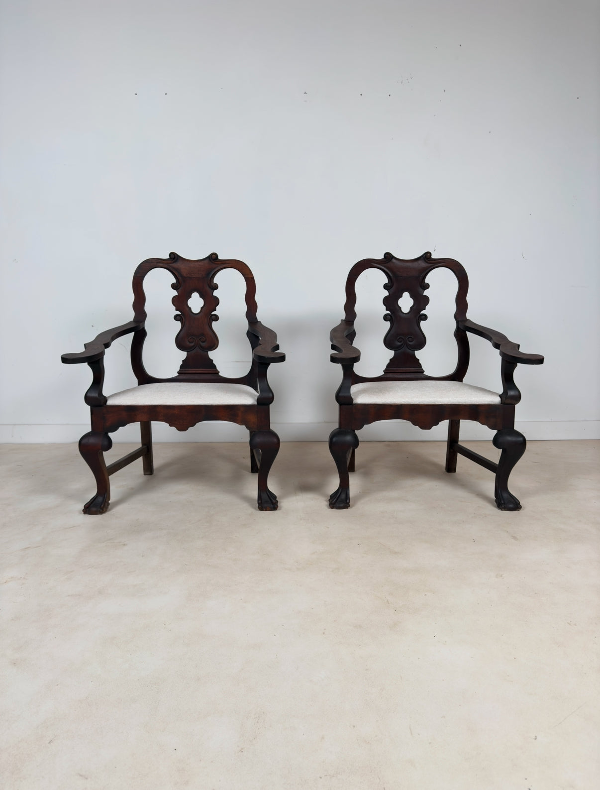 Paire de fauteuils « Chipendale »