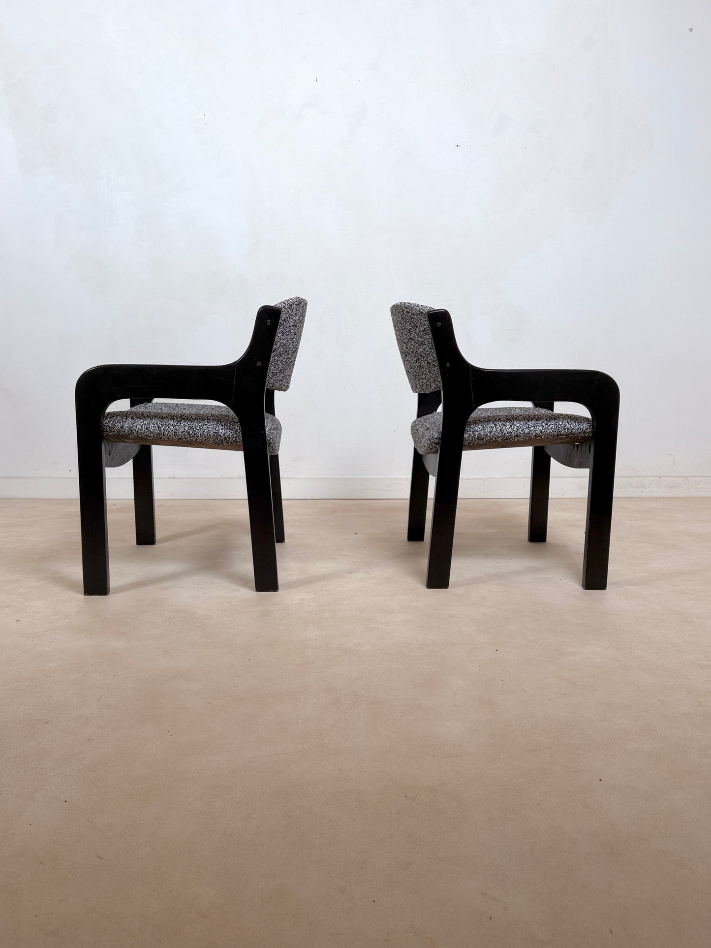 Chaise dans le goût de Eero Aarnio