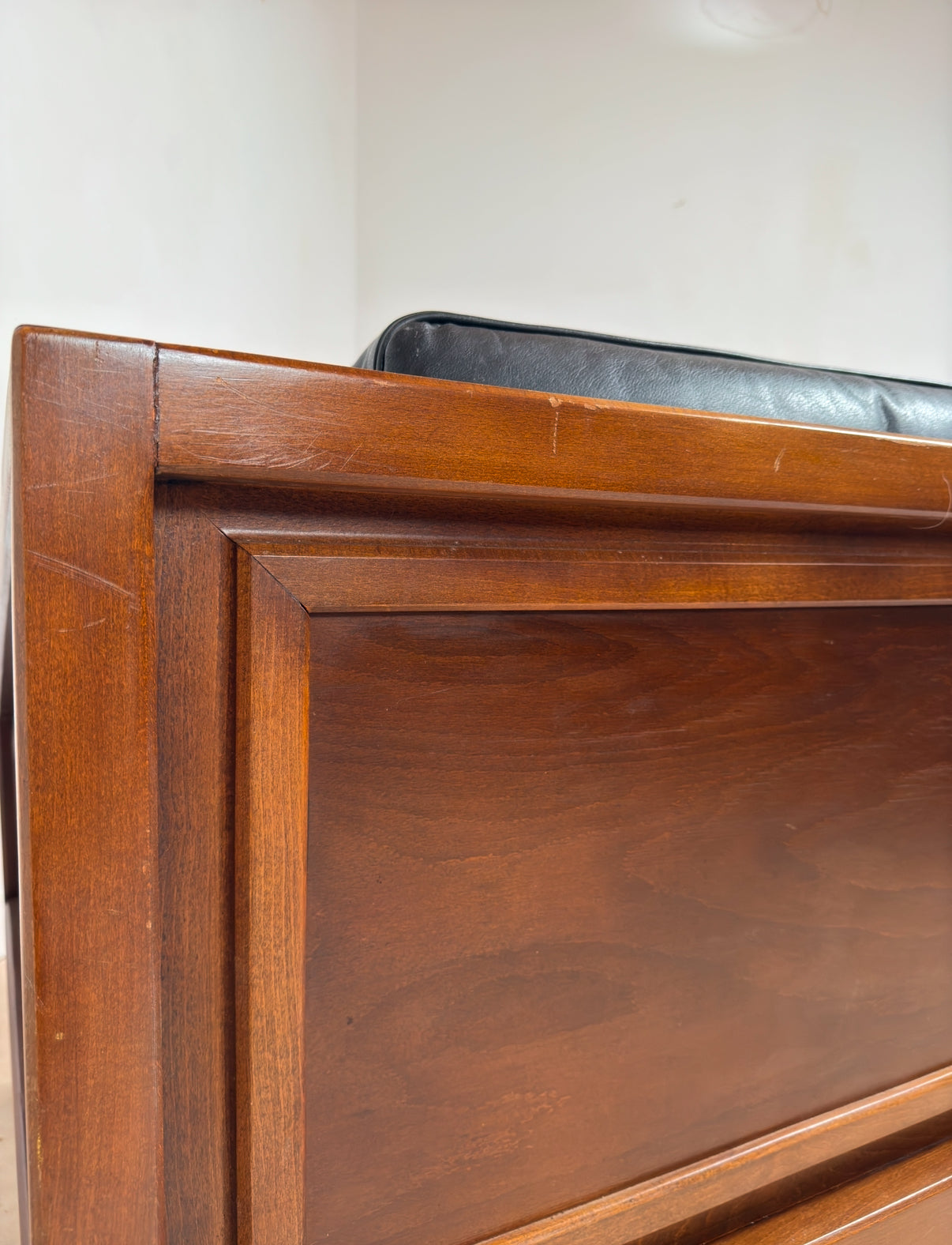 Canapé dans le goût de Tobia Scarpa