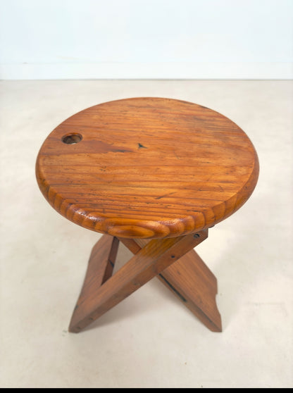 Tabouret pliant par Roger Talon