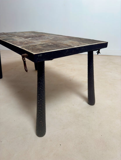 Table basse brutaliste